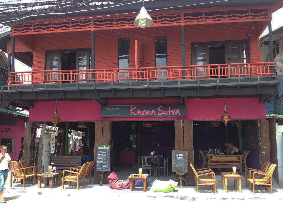photo 10 English mansion for rent in Koh Samui thailand French bar and restaurant Thai Karma Sutra 1500